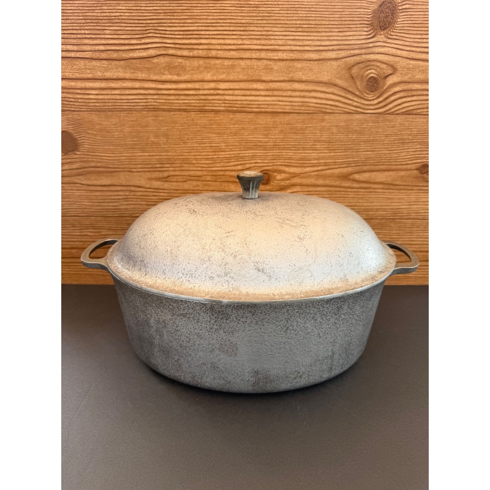 Vintage Club Aluminum Hammercraft Hammered Oval Dutch Oven Roaster with Lid